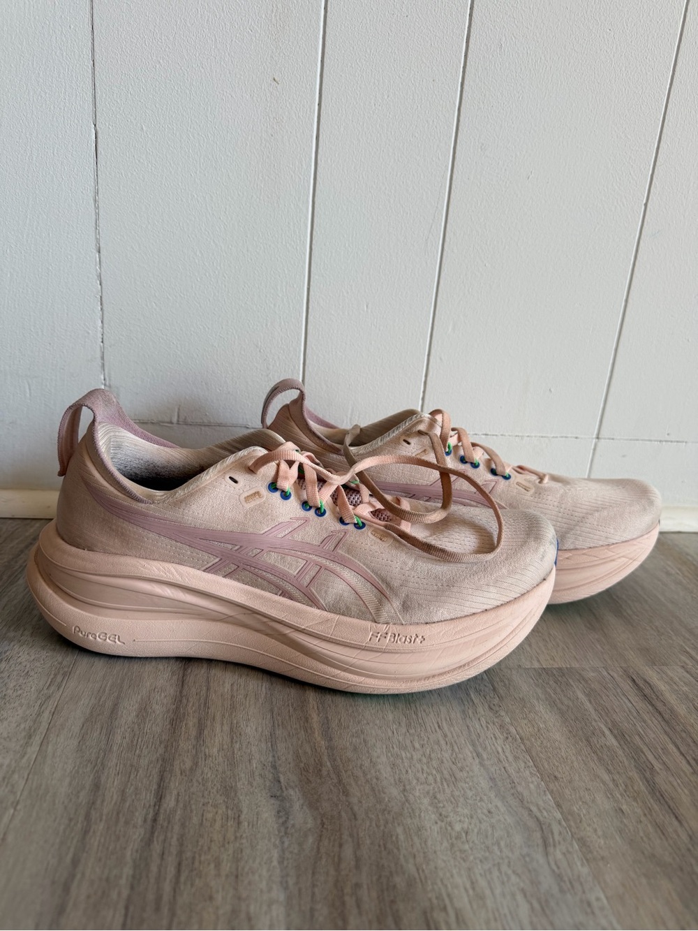 ASICS Nimbus 28 Running Shoes